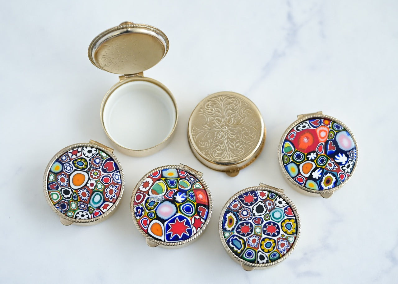 ミルフィオリ模様が可愛い　ビーズ入れにもおススメ!ベネチアンガラスの小さなピルケース