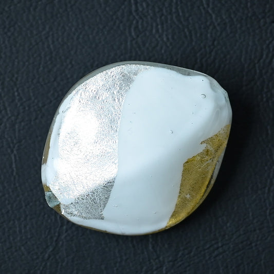 大きめベネチアンガラスビーズ　ひし形　ホワイト