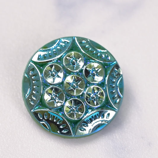 使いやすい大きさ！美しい色合い！100年前からやってきたアンティーク　チェコガラスボタン